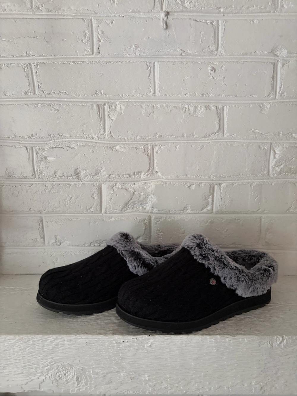 Skechers BOBS Ice Angel Memory Foam Wide Slippers Women’s 10 Black